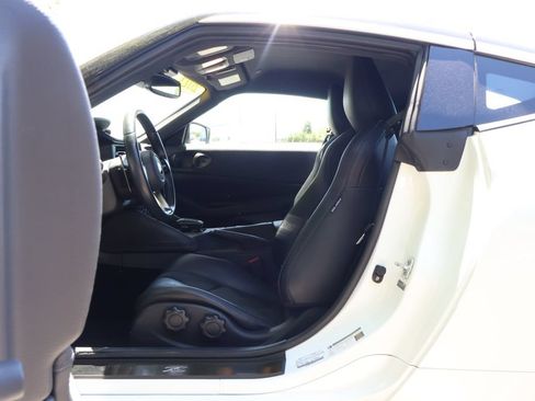 Used 2023 Nissan Z w/ Floor Mat Package (L93) RWD image 15