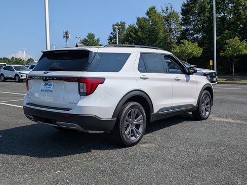 New 2025 Ford Explorer Active w/ Active Comfort Package image 3