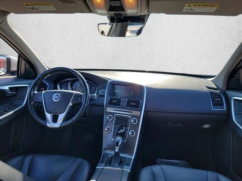 Used 2015 Volvo XC60 T5 Premier image 17