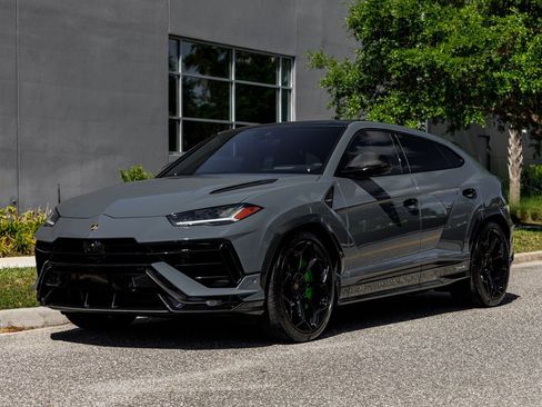 Used 2023 Lamborghini Urus Performante AWD/4WD image 39