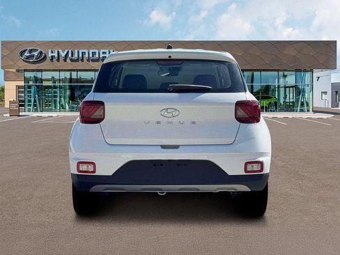 New 2026 Hyundai Venue SE FWD image 6