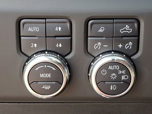 Used 2025 GMC Sierra 2500 AT4 image 27