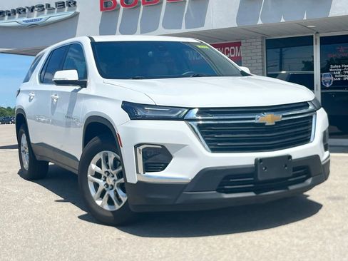 Used 2023 Chevrolet Traverse LS w/ Safety Package FWD image 1