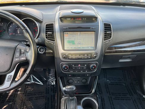 Used 2014 Kia Sorento SX w/ 3rd Row Package AWD/4WD image 35