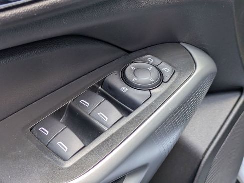 Used 2025 Chevrolet Trax LS FWD image 13