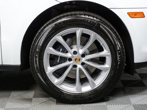 New 2026 Porsche Macan AWD/4WD image 40