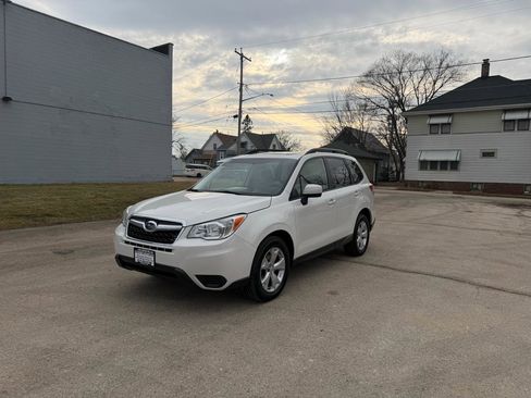 Used 2015 Subaru Forester 2.5i Premium w/ All-Weather Package image 3