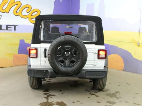 Used 2024 Jeep Wrangler Sport AWD/4WD image 7
