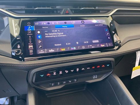 New 2026 Jeep Cherokee Overland w/ Advanced Pro Tech Group AWD/4WD image 32