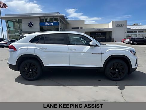 New 2026 Volkswagen Atlas Cross Sport SE AWD/4WD image 2