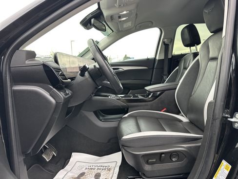 Certified 2025 Buick Envision Sport Touring image 10