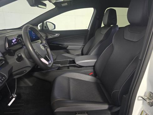 Used 2023 Volkswagen ID.4 Pro S Plus image 3