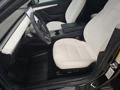 Used 2021 Tesla Model 3 Standard Range Plus RWD image 6