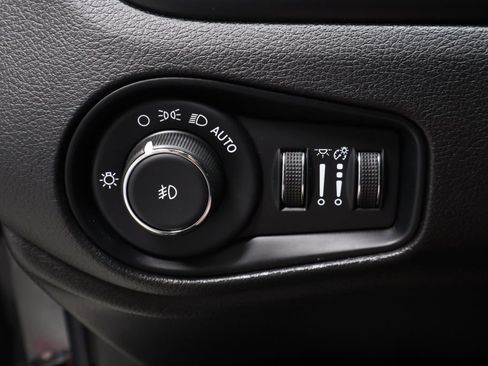 Used 2022 Jeep Renegade Altitude AWD/4WD image 27