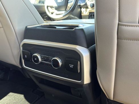 Used 2023 Ford Expedition Limited image 28