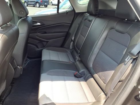 Used 2024 Chevrolet Trax LT FWD image 15