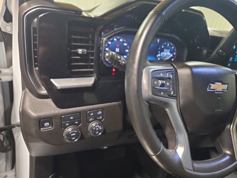 Used 2025 Chevrolet Silverado 3500 LT image 12