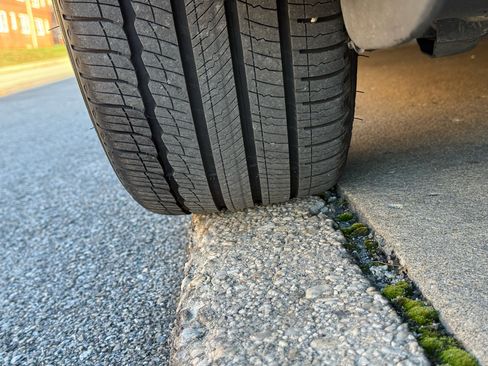 Used 2023 Tesla Model 3 Standard Range image 15