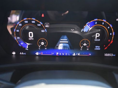 Used 2024 Chevrolet Colorado W/T image 19