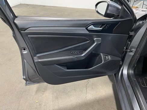 Used 2024 Volkswagen Jetta SE FWD image 24
