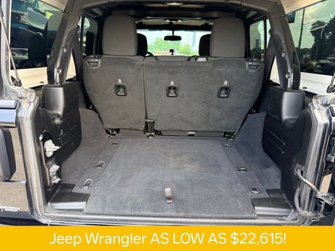 Used 2019 Jeep Wrangler Unlimited Sahara AWD/4WD image 17