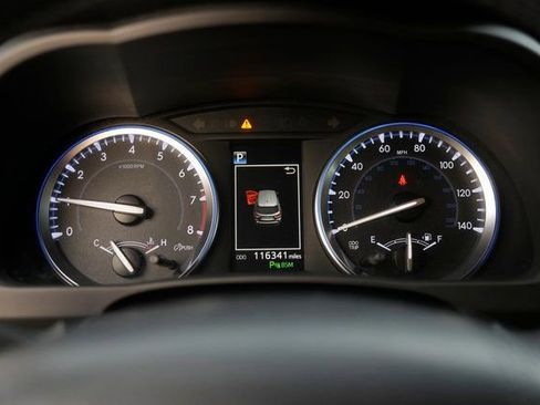 Used 2018 Toyota Highlander Limited image 25