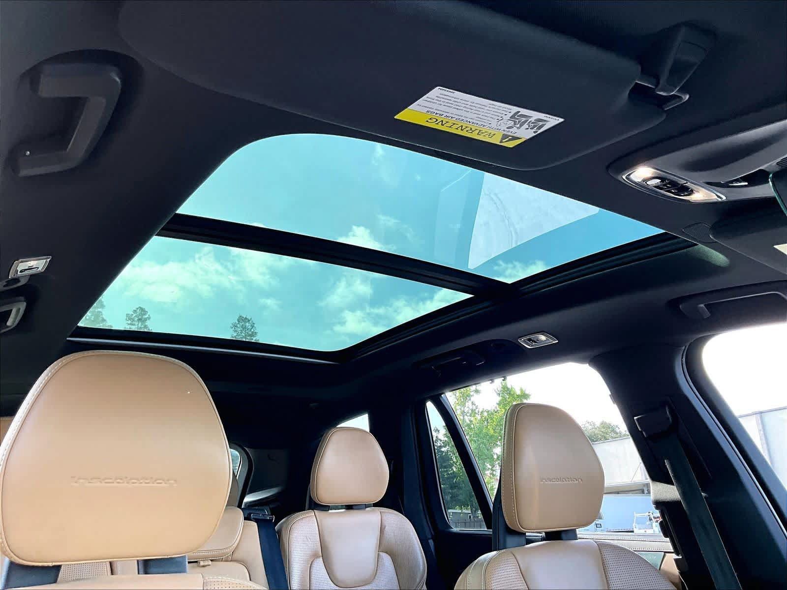 Used 2018 Volvo XC90 T8 Inscription w/ Convenience Package AWD/4WD image 16