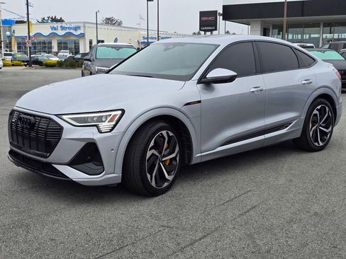 Used 2023 Audi e-tron Premium Plus w/ Premium Plus Package AWD/4WD image 3