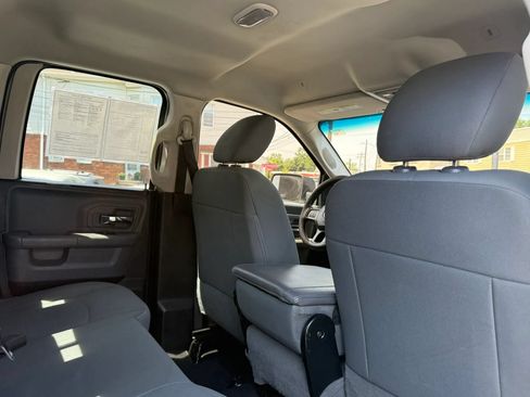 Used 2017 RAM 1500 Classic SLT AWD/4WD image 19