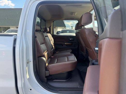 Used 2019 Chevrolet Silverado 2500 High Country w/ Duramax Plus Package image 15