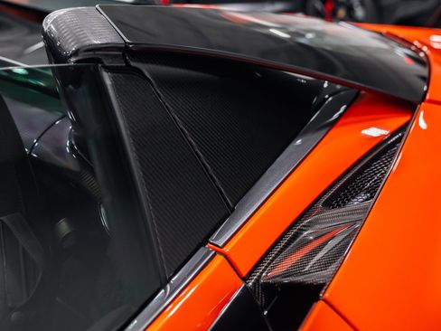 Used 2019 McLaren 720S Performance RWD image 30