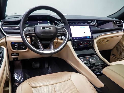 Used 2022 Jeep Grand Cherokee Limited 4xe w/ Luxury Tech Group II image 5