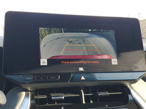 Used 2024 Toyota Venza Limited image 26