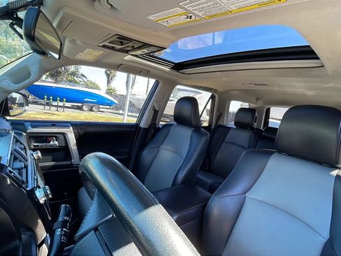 Used 2015 Toyota 4Runner SR5 Premium RWD image 30