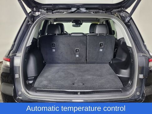 Used 2023 Jeep Grand Cherokee Limited image 10