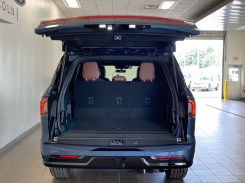 New 2027 Lincoln Navigator Reserve AWD/4WD image 10