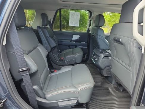 Certified 2025 Ford Expedition Active AWD/4WD image 16