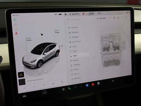 Used 2024 Tesla Model Y Long Range AWD/4WD image 27