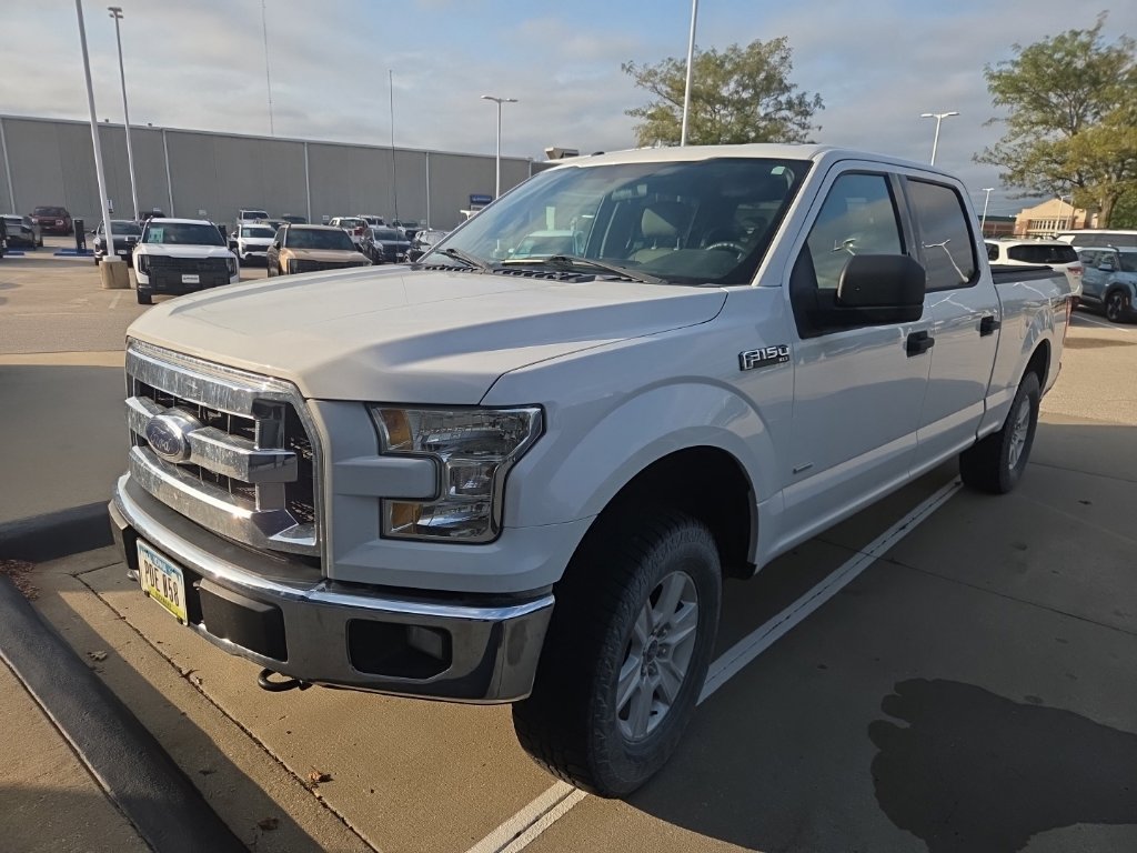 Used 2015 Ford F150 XLT AWD/4WD image 2