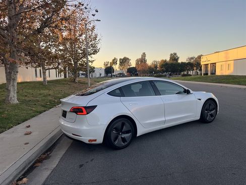 Used 2020 Tesla Model 3 Long Range image 4