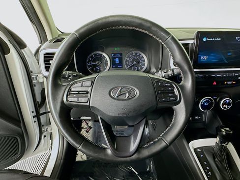 Used 2022 Hyundai Venue Limited w/ Cargo Package image 15