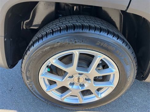 Used 2022 Jeep Renegade Latitude image 17