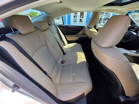 Used 2021 Lexus ES 350 w/ Accessory Package FWD image 26