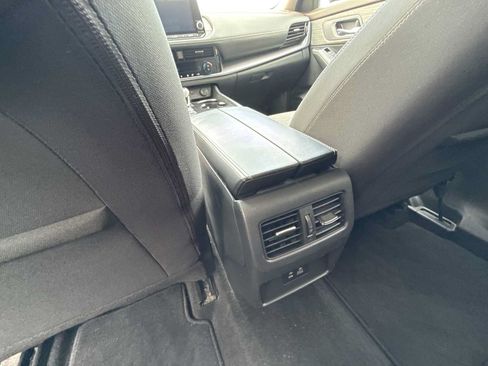 Used 2021 Nissan Rogue SV FWD image 21