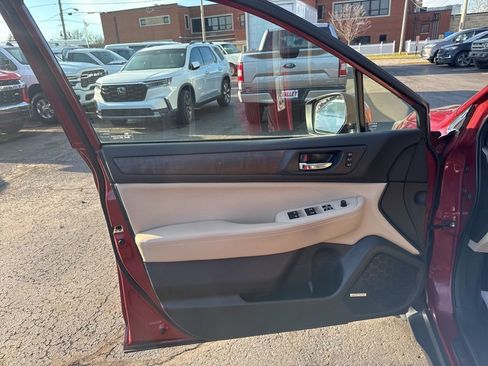 Used 2017 Subaru Outback 3.6R Limited image 20