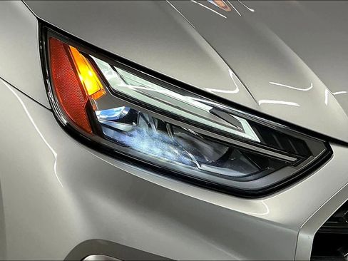 Used 2022 Audi Q5 2.0T Premium w/ Convenience Package image 30