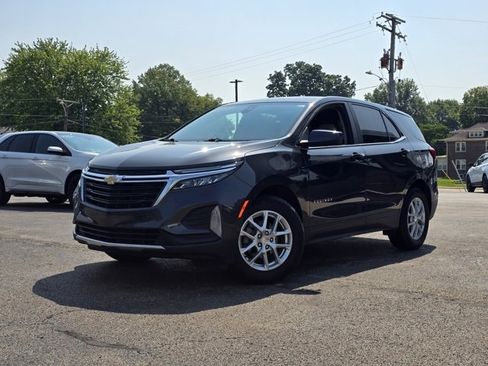 Used 2023 Chevrolet Equinox LT image 3