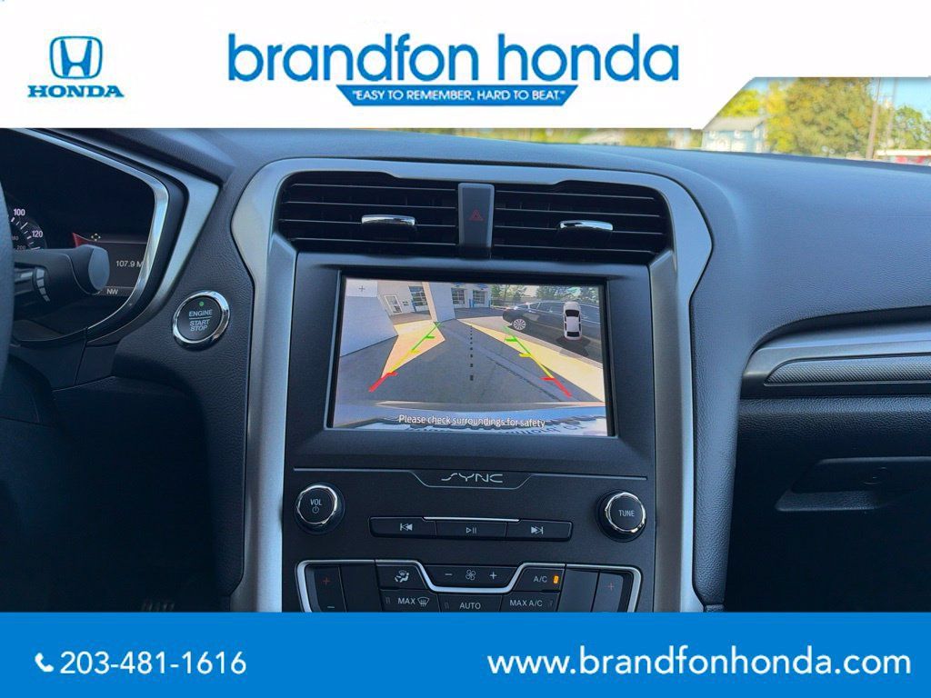 Used 2020 Ford Fusion SE FWD image 20