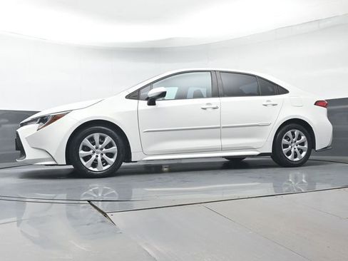 Certified 2022 Toyota Corolla LE image 25