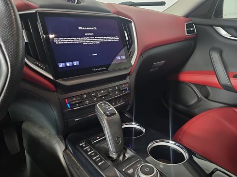 Used 2022 Maserati Ghibli Modena RWD image 16